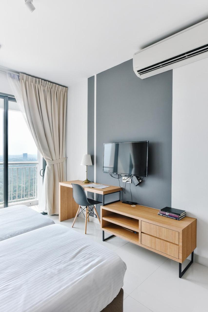 Teega Suites By Subhome Nusajaya  Esterno foto