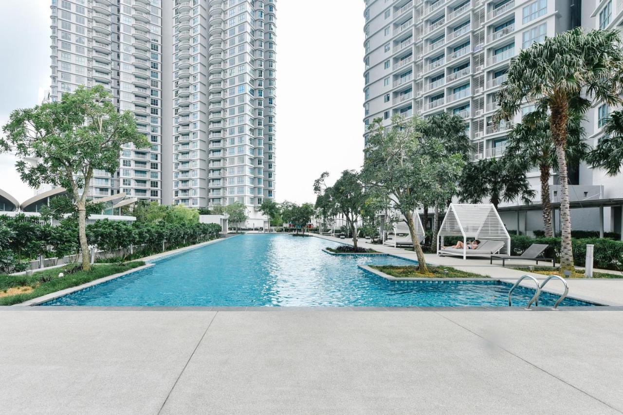 Teega Suites By Subhome Nusajaya  Esterno foto