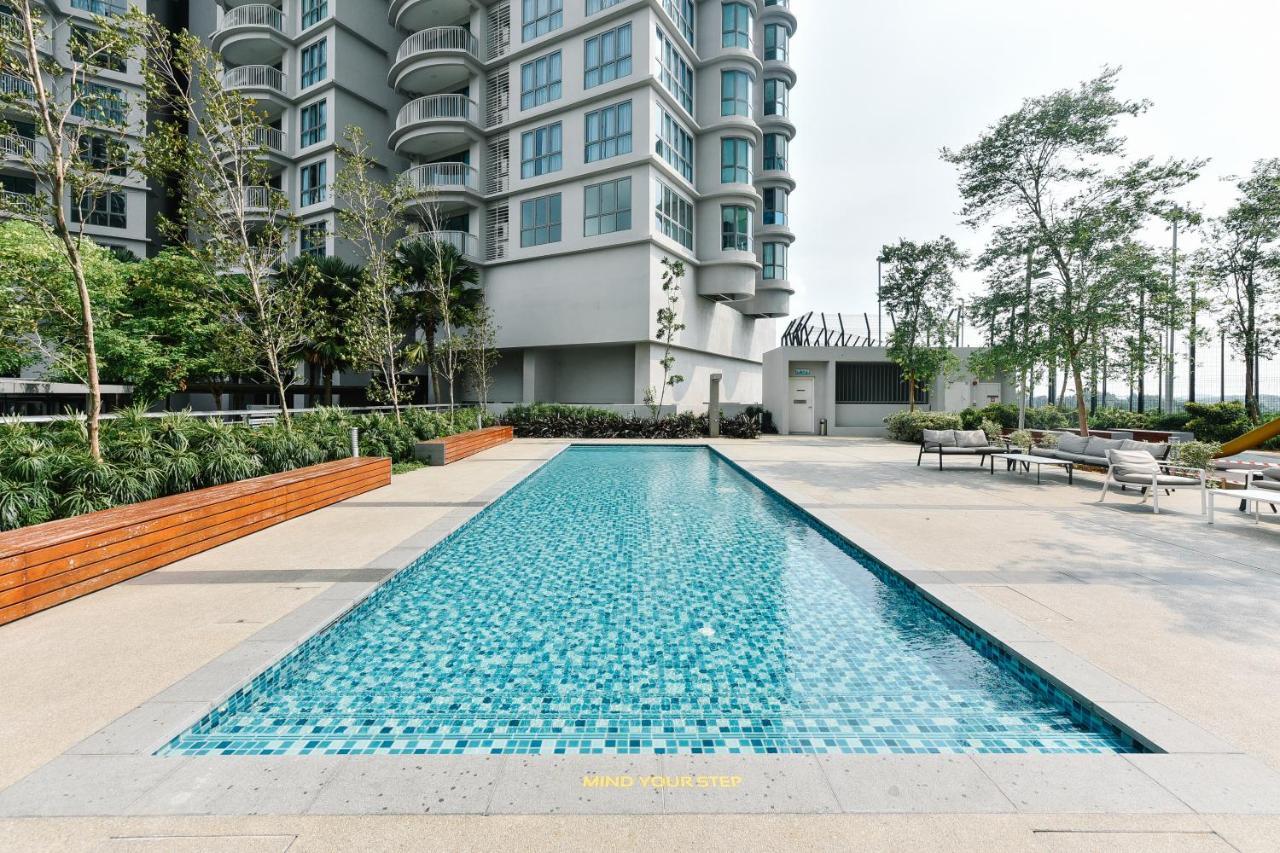 Teega Suites By Subhome Nusajaya  Esterno foto