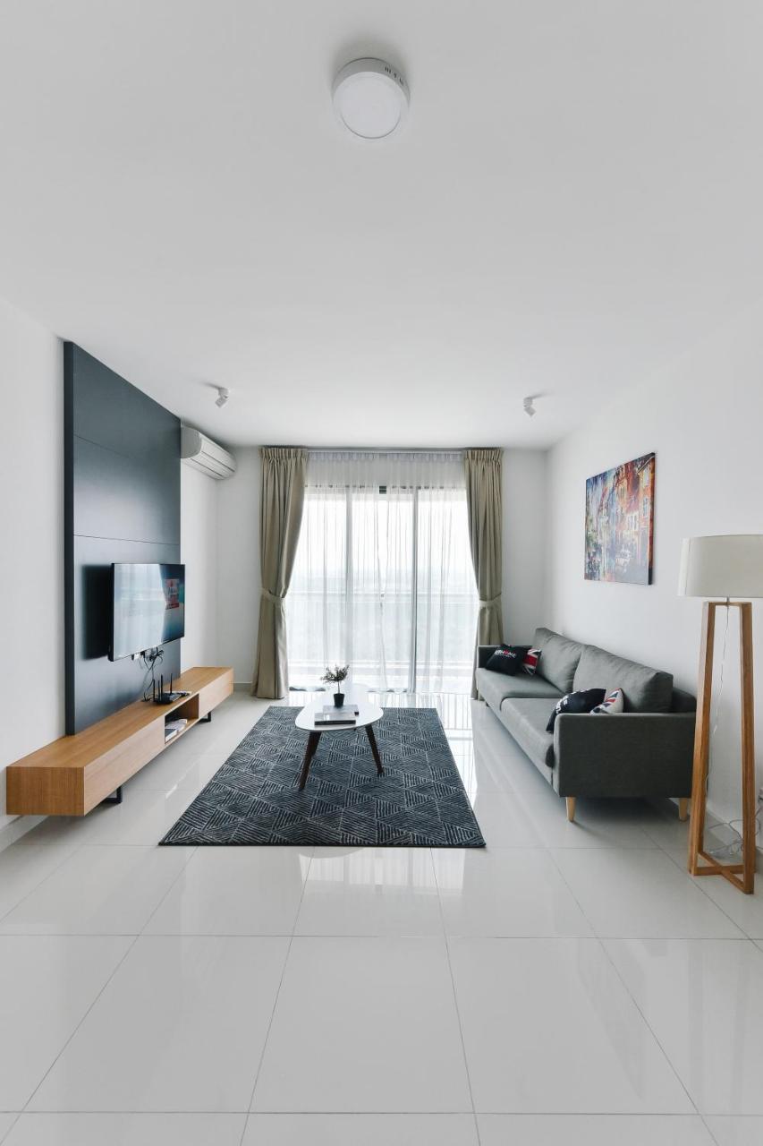 Teega Suites By Subhome Nusajaya  Esterno foto